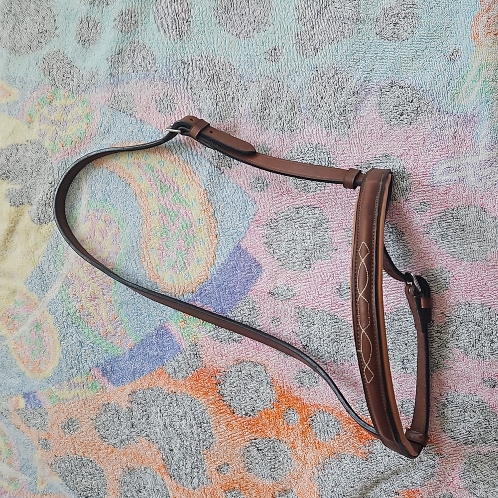 English nose band